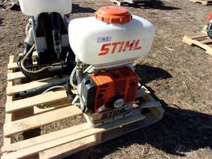 lot 43 image: Sthil SR420 Back Pack Mist Blower (Runs)