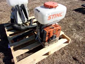 lot 44 image: Sthil SR420 Back Pack Mist Blower (Runs)