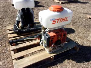 lot 46 image: Sthil SR420 Back Pack Mist Blower (Runs)