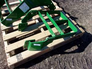 lot 52 image: John Deere Front Mount Brush Guard