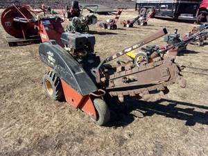 lot 54 image: Ditchwitch 1030 Walk Behind Trencher