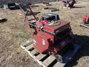 lot 73 image: Toro Model 84 Overseeder