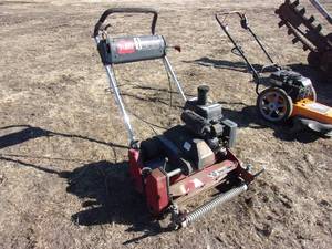 lot 77 image: Toro Greensmaster 1000 Greens Mower