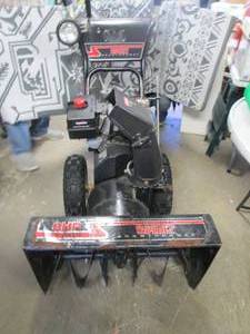 lot 7 image: Spirit 8hp gas powered Snowthrower ...