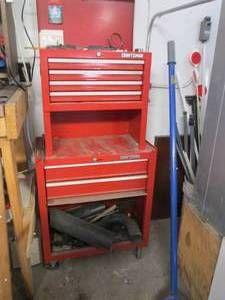 lot 8 image: Craftsman 22in Top and 26in Bottom ...