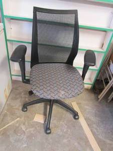 lot 303 image: Mesh back padded roll8ng office cha...