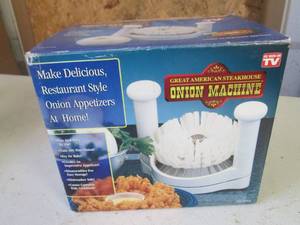 lot 313 image: Great American Steakhouse Onion Mac...