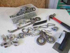 lot 322 image: Misc chains, hand tools and floorin...