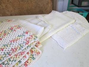 lot 334 image: Variety of Lace and knit table cove...