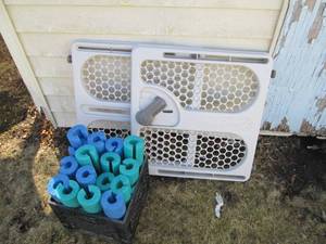 lot 36 image: Adjustable babypet gate plus plast...