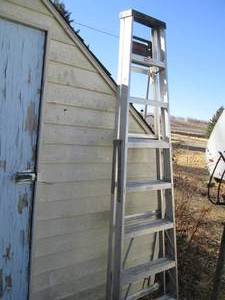 lot 38 image: Aluminum 8ft Keller ladder...