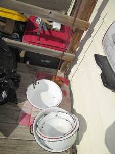 lot 49 image: Vintage enamelware basins plus Vint...