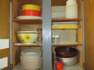 lot 64 image: Cupboard of assorted Vintage Tupper...