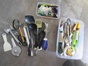 lot 76 image: Storage container loaded with a hug...