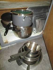 lot 77 image: Variety of baking sheets, pots, pan...