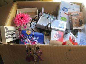 lot 86 image: Box with a variety of fun, useful a...