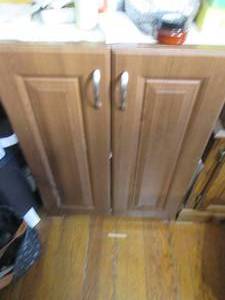 lot 91 image: 2-Door laminate storage cabinet app...