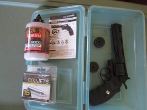 lot 117 image: Colt .177 Co2 air powered revolver ...