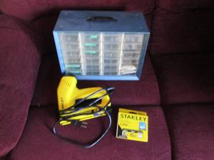 lot 125 image: Stanley electric stapler, staples a...