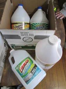 lot 128 image: 4gallons of bleach cleaner...