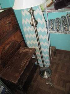 lot 159 image: Wood end tableplant stand, Freesta...