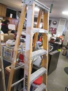 lot 381 image: Keller fiberglass 6dt ladder...