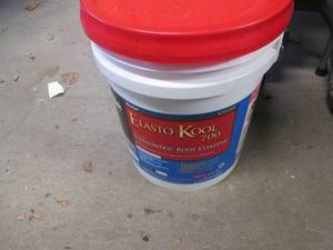 lot 386 image: New 5-gallon bucket of Elastomeric ...