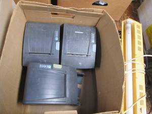 lot 401 image: Bundle of cables and under cabinet ...