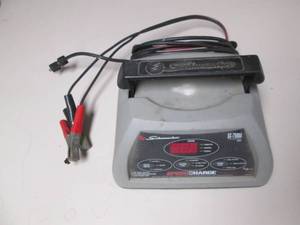 lot 409 image: Schumacher 12v speedy battery charg...