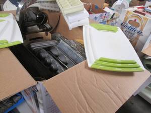 lot 418 image: Large box of kitchen bakeware and o...