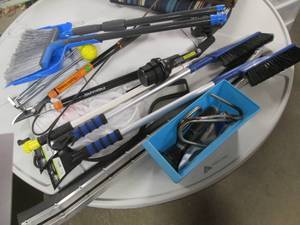 lot 420 image: Automotive supplies, garden looper ...