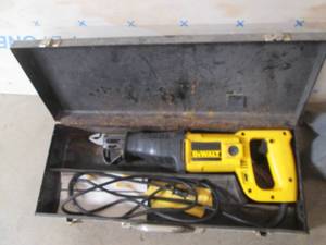 lot 424 image: DeWalt reciprocating saw...