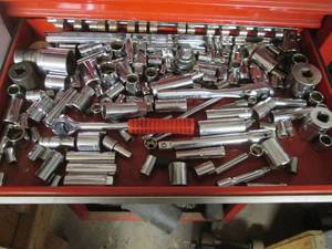 lot 434 image: Large collection of sockets and wre...