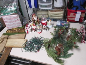lot 440 image: huge variety of christmas items...