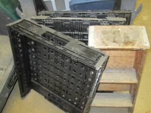 lot 448 image: plastic storage containers and step...