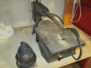 lot 462 image: 16 Craftsman scroll saw and 14 sh...