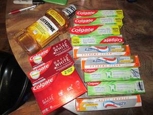 lot 182 image: Lot of tooth and oral care products