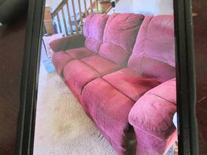 lot 600 image: Power Recliner Couch and Love Seat