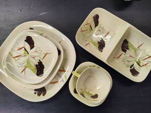 Red Wing Pottery Lotus Pattern Dinnerware