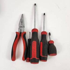 lot 9 image: Lot Of Five Craftsman Hand Tools Screwdrivers And Pliers Great Condition