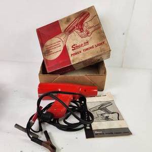 lot 29 image: Vintage Snap-on Power Timing Light MT-215 6-12 Volt