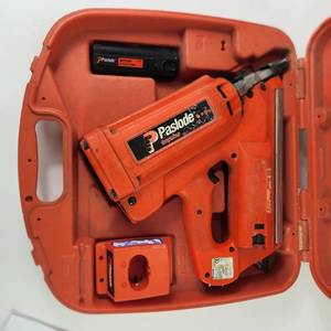 Paslode Impulse Utility Framing Nailer With Hard Case Battery Charger No Cord For Charger UNTESTED