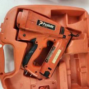 lot 48 image: Paslode Impulse Model IM250A Angled Finish Nailer With Hard Case TOOL ONLY UNTESTED
