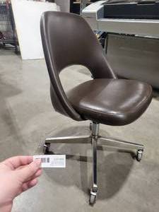 lot 26 image: Knoll Office Chair (543604) Brown Rolling Chair