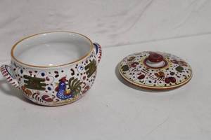 lot 35 image: Colorful Ceramic Pot with Lid Featuring Rooster Design