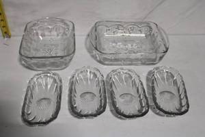 lot 45 image: Set of 6 Clear Glass Serving Dishes with Floral Design