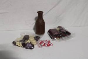 lot 68 image: Complete Backgammon Set with Playing Chips, Doubling Cube, and Dice Cup