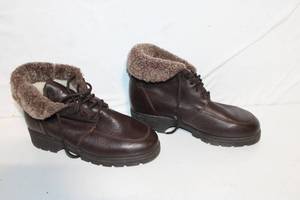 lot 106 image: Nexday Womens Leather Ankle Boots with Faux Fur Lining Size 8.5