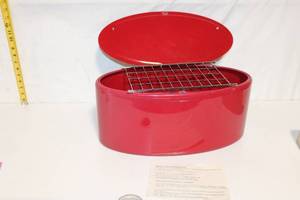 lot 131 image: Red Enamel Bread Bin with Removable Rack