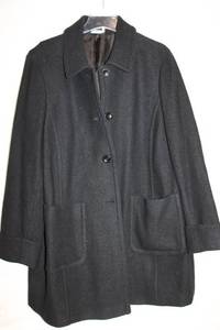 lot 211 image: Womens Plus Size 24W Wool Coat